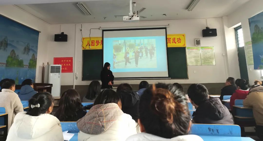 干货满满！钟洞学区首届通讯员培训班顺利举行