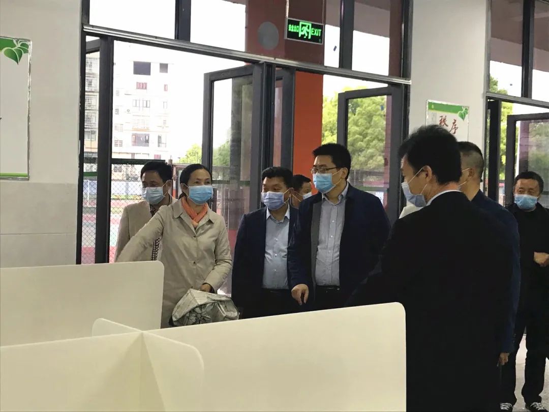 肖湘晖督导开学复课工作