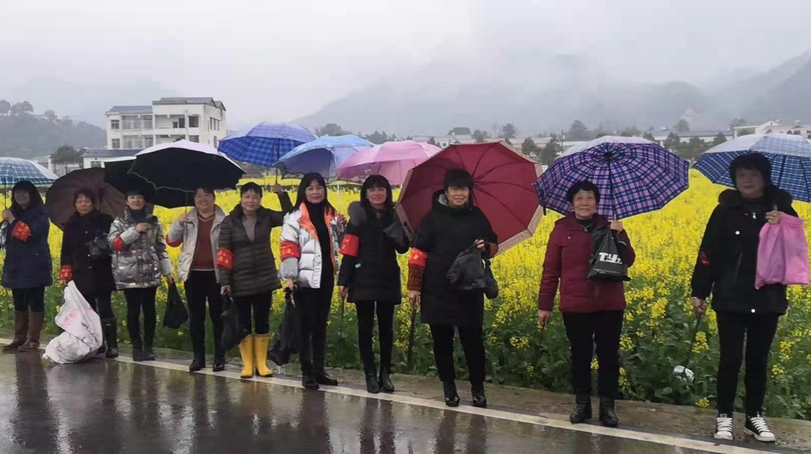 致敬，比花儿更美的三墩巾帼！