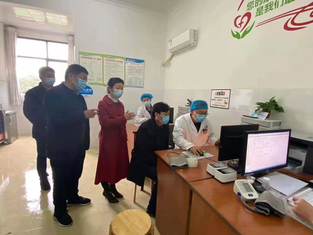 省卫健委领导到上塔市镇卫生院调研