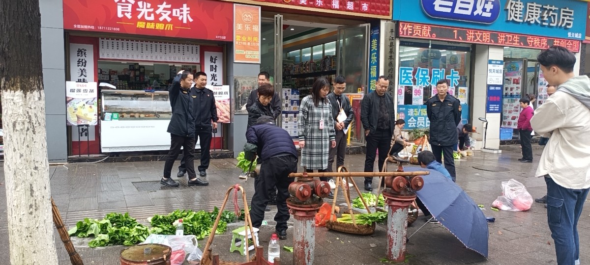 天岳街道：“冒头”就打  让不文明经营行为无处藏身