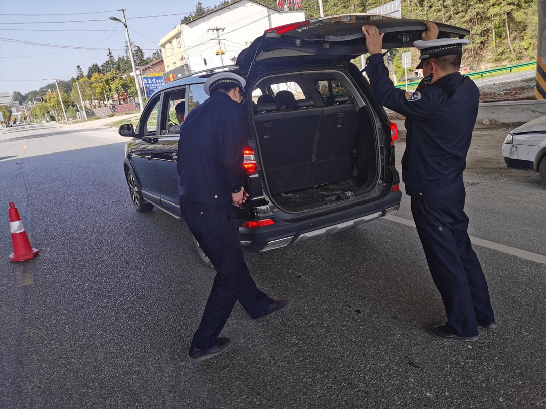 严管重罚！南江镇烟花爆竹“打非清剿”行动持续推进中