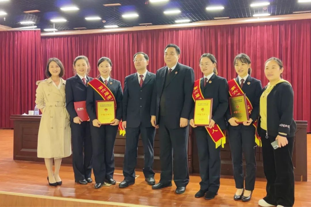 【喜报】平江县人民检察院林江毅同志荣获“全省十佳公诉人”荣誉称号