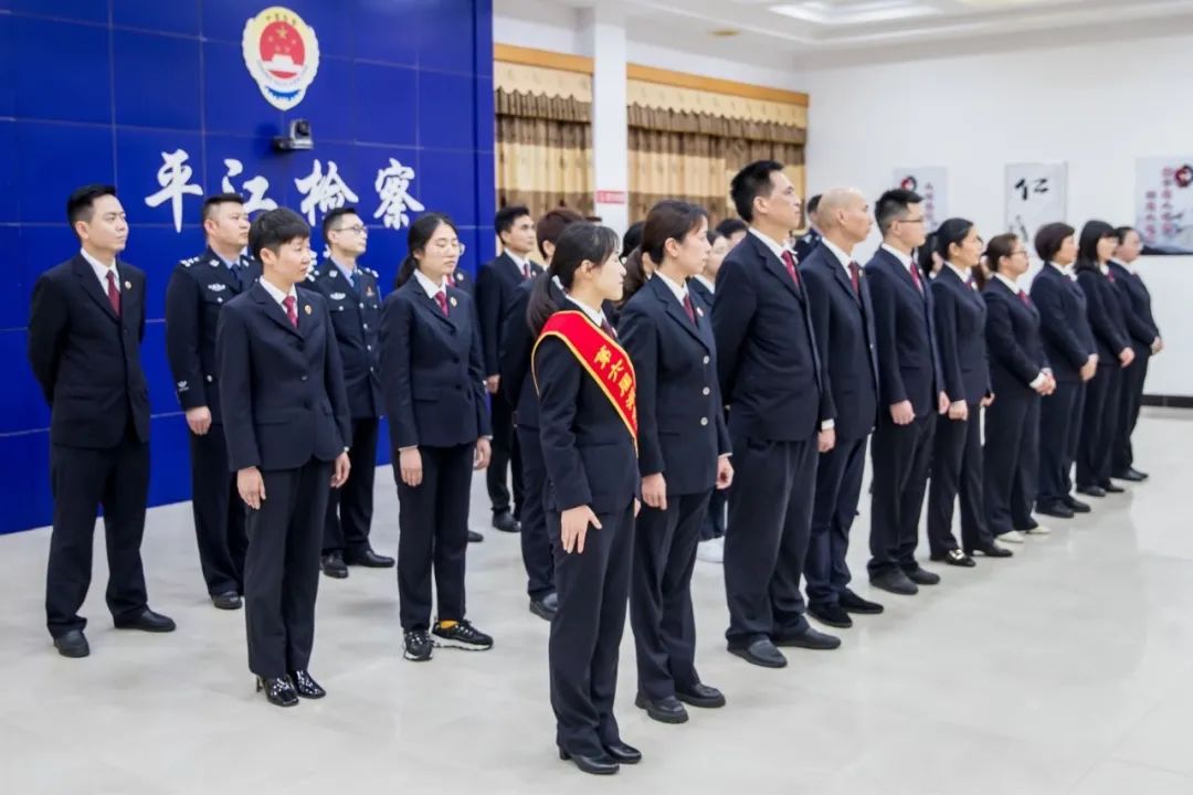 县人民检察院：向典型看齐，争做优秀检察人