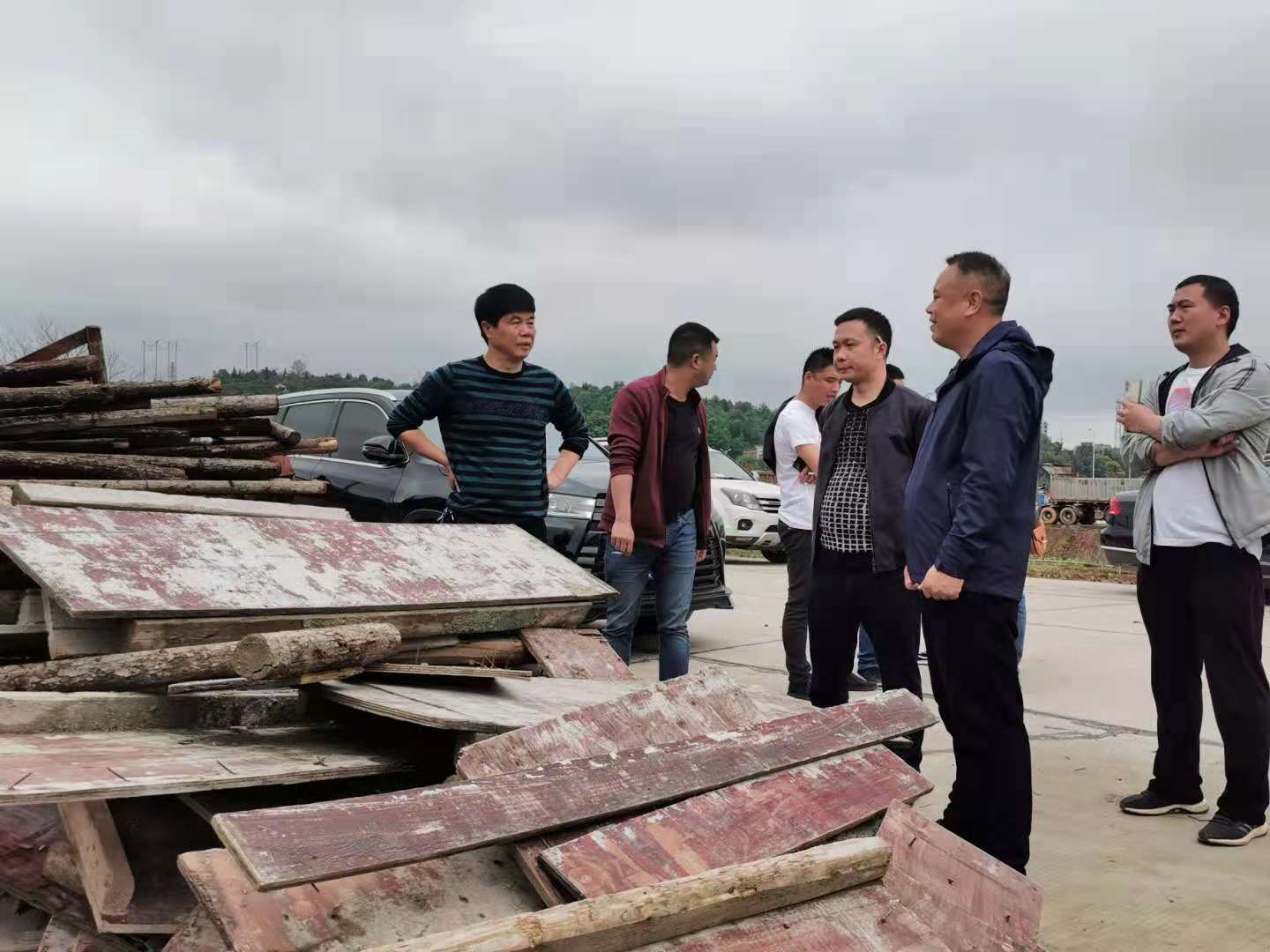 汉昌街道：  我为群众办实事·开展建筑材料占道专项整治行动