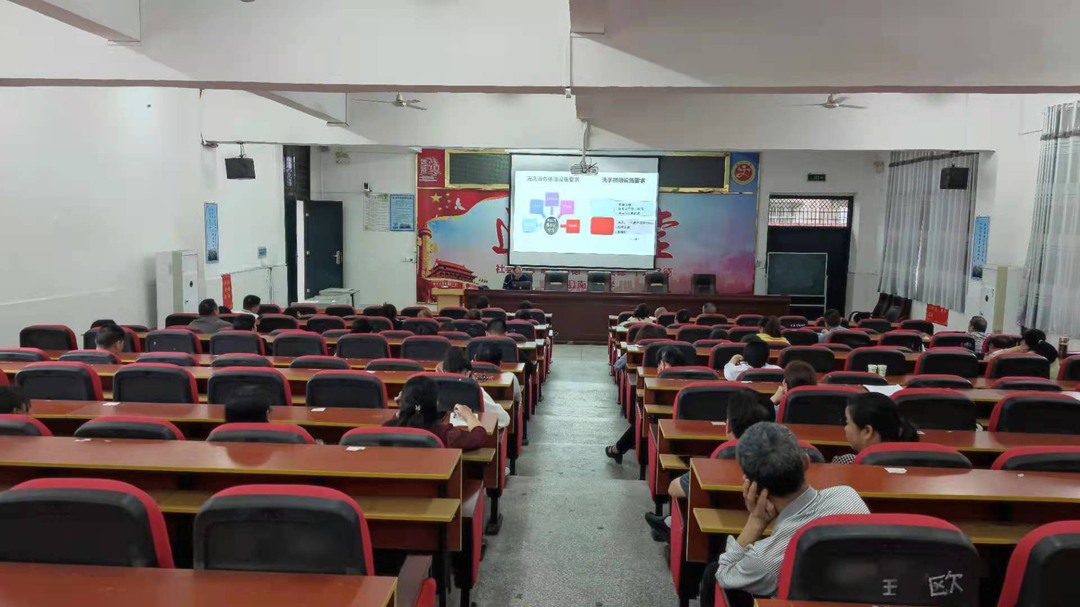 【我为群众办实事】“培训 +考评”：守护师生舌尖上的安全