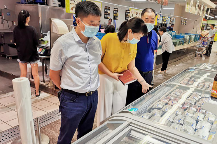刘丹检查食品安全及疫情防控排查工作