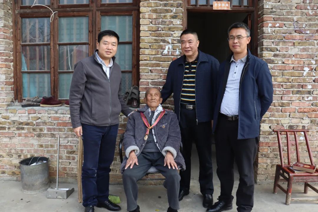 致敬“最可爱的人”，新邵为抗美援朝老兵颁发纪念章