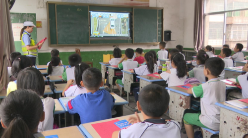 冷水江市交警大队深入立新学校开展交通安全宣传教育活动