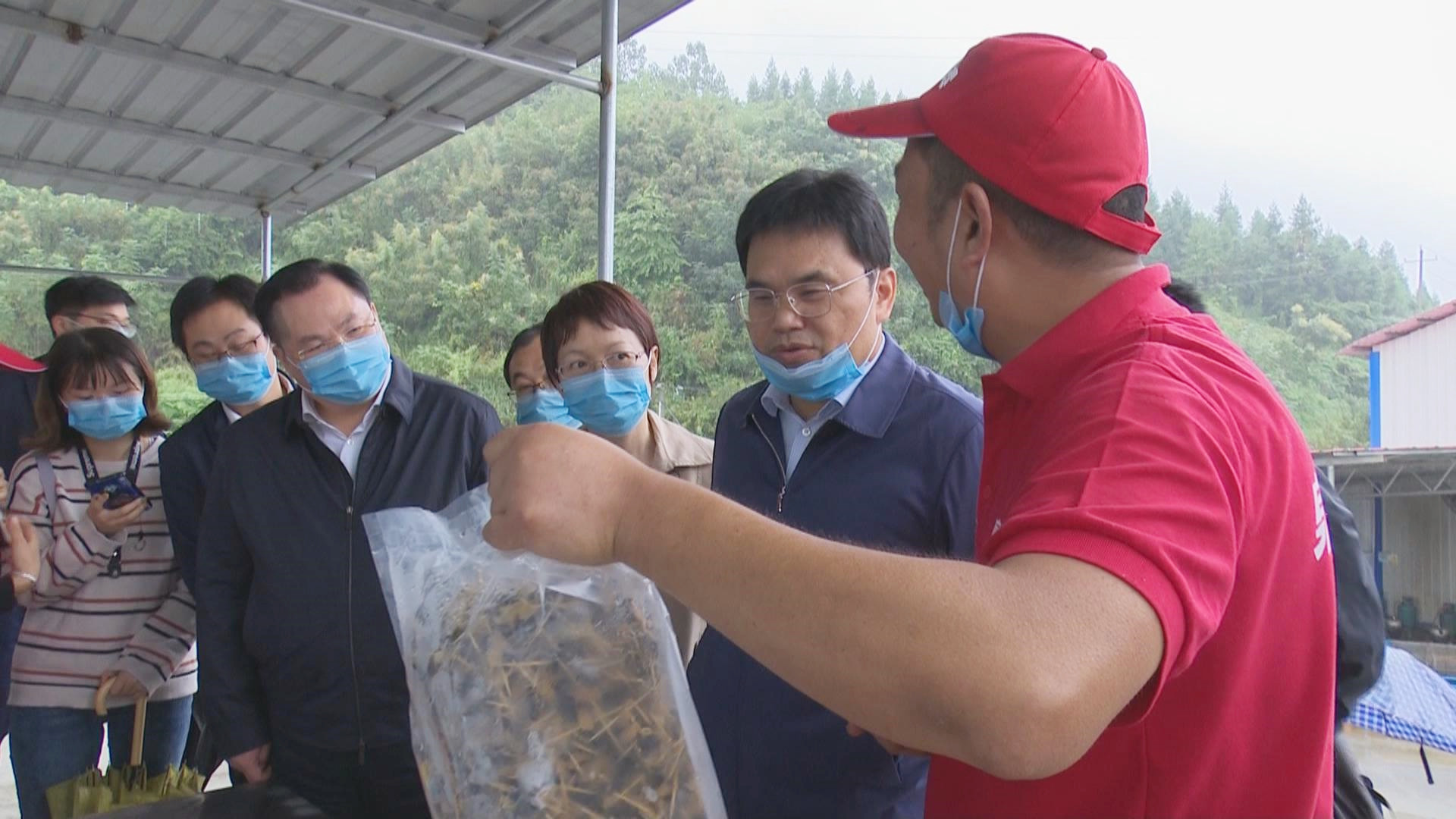 省扶贫办来冷水江市调研消费扶贫工作