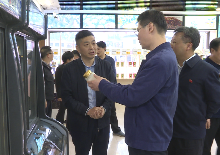 阚保勇深入我县调研脱贫攻坚和经济社会发展工作