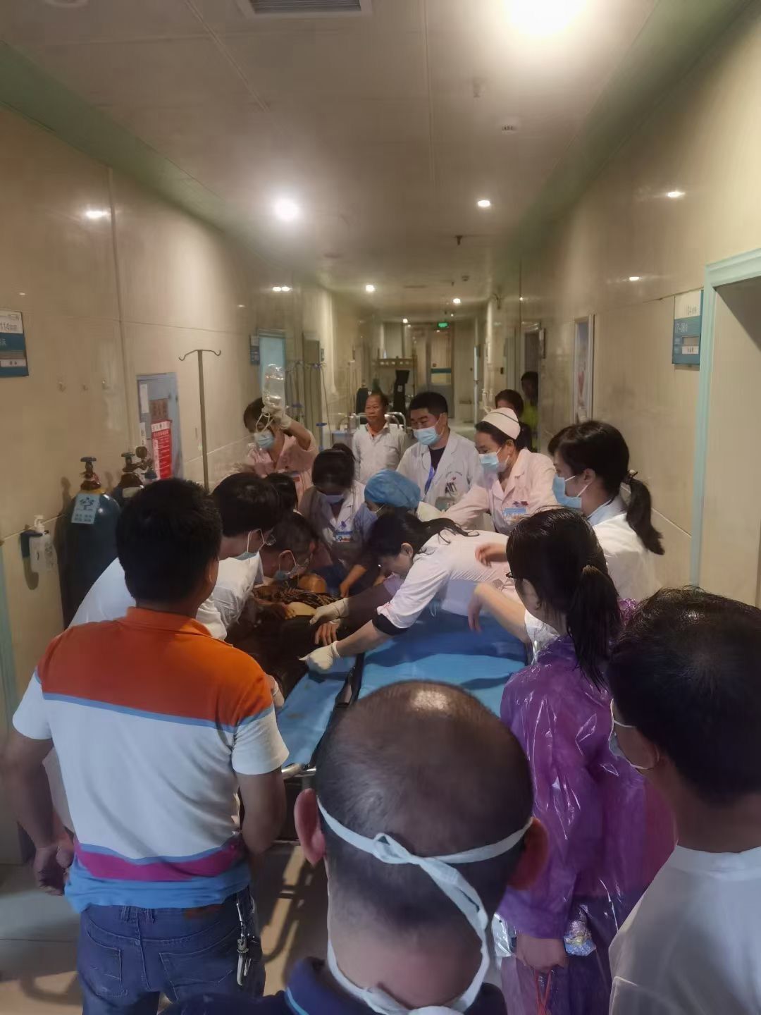 抗灾救灾，县人民医院为全县筑起一道健康长城