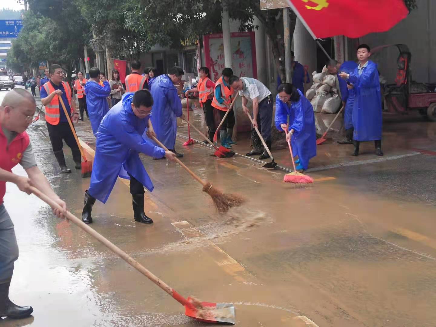 县审计局：筑牢坚强堡垒，磨亮审计利剑，坚决打赢抗洪救灾硬仗