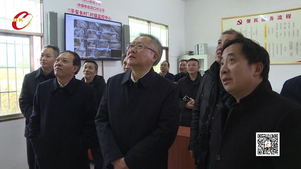 龚文密在我县督战非贫困村脱贫攻坚工作时强调：补齐短板弱项巩固  确保如期全面建成小康社会