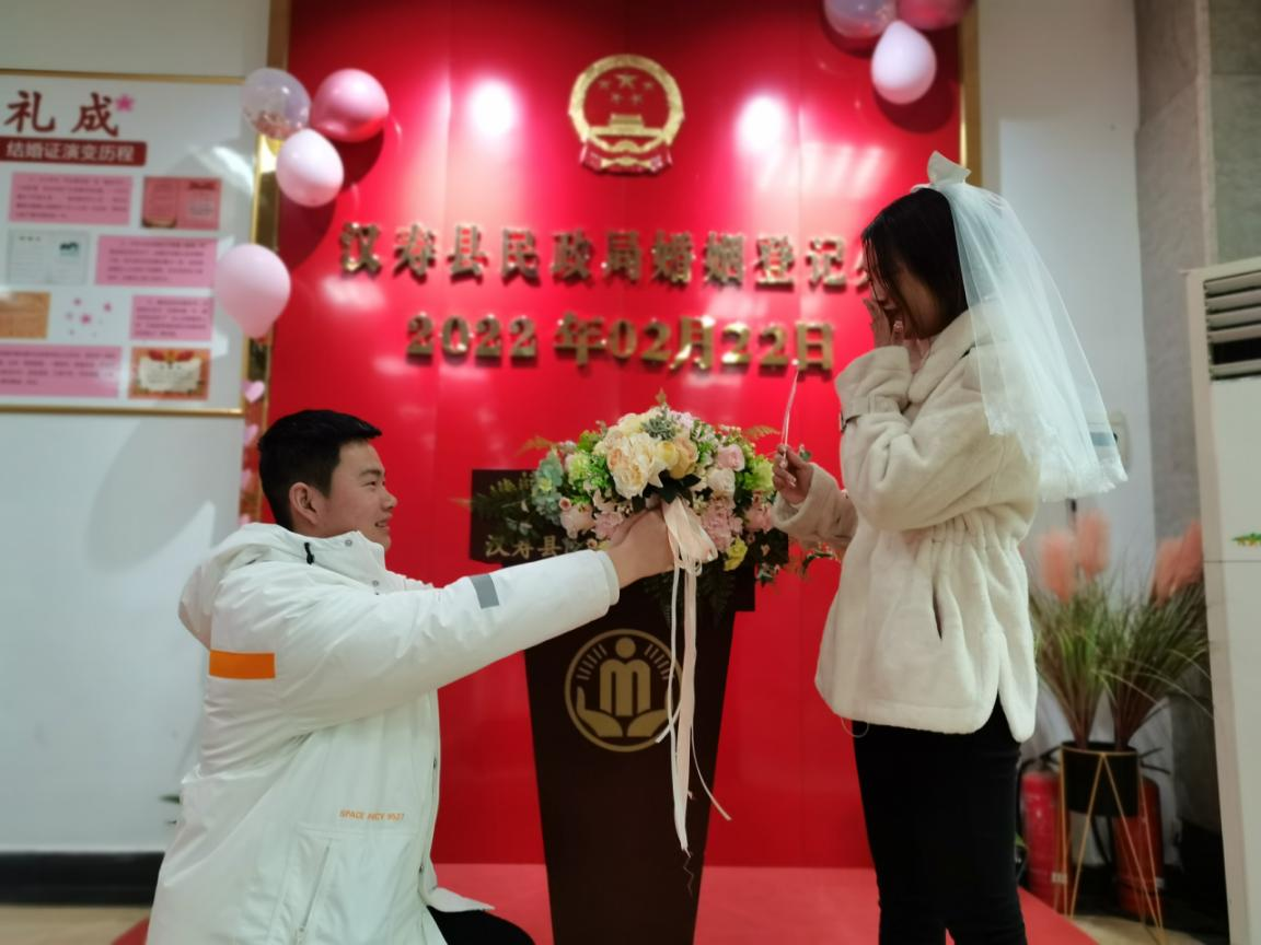 汉寿县婚姻登记处迎来“甜蜜高峰”