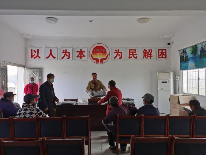 汉寿县民政局：心系特困户  寒冬送温暖