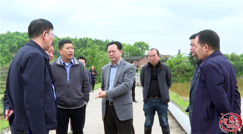 袁玉华到长乐乡长阳矿区现场办公