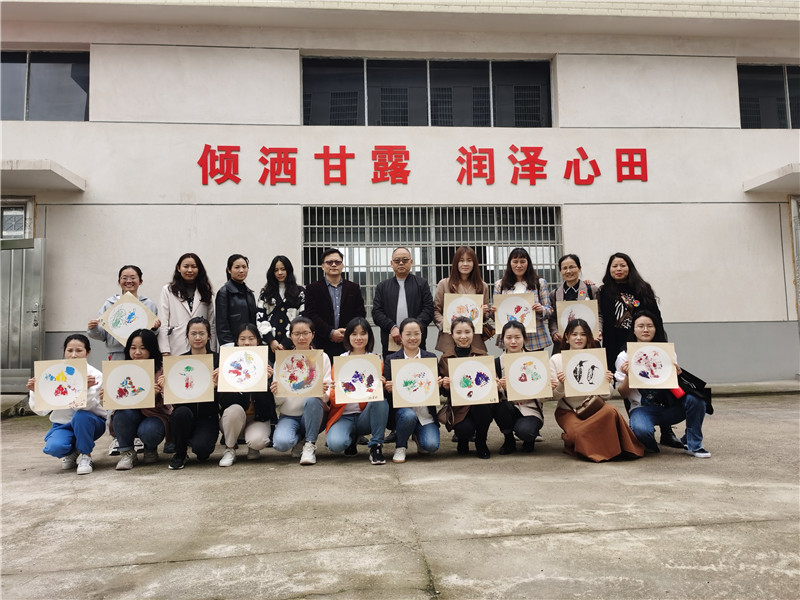用五彩画笔绘出斑斓童年——汉寿县中小学美术教师工作坊送教下乡