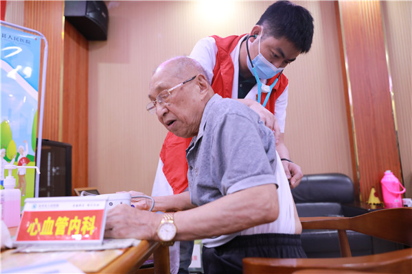 汉寿县人民医院举办老年健康宣传周义诊宣教暨新时代文明实践志愿服务活动