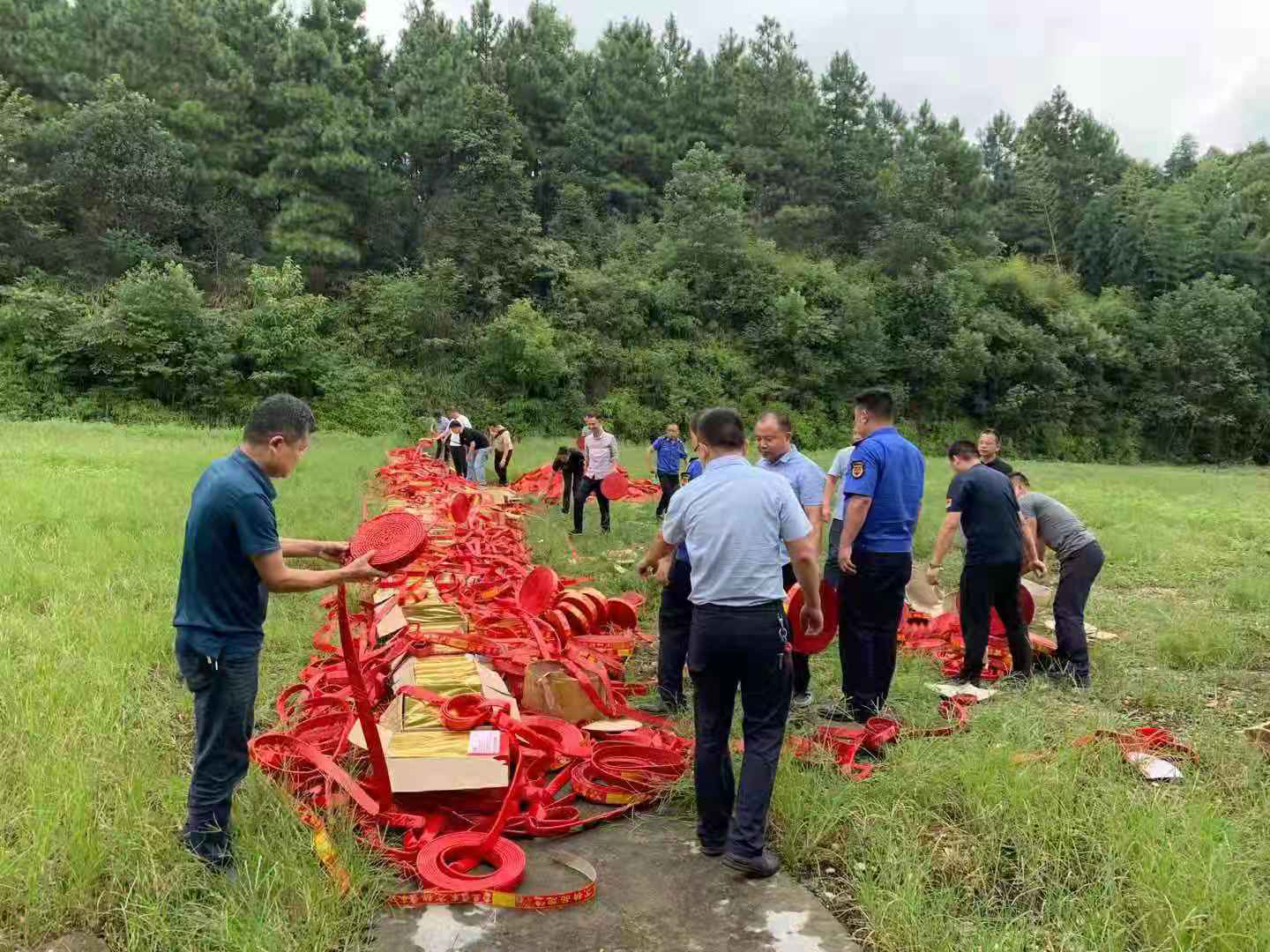 太子庙镇开展烟花鞭炮突击收缴销毁专项整治行动