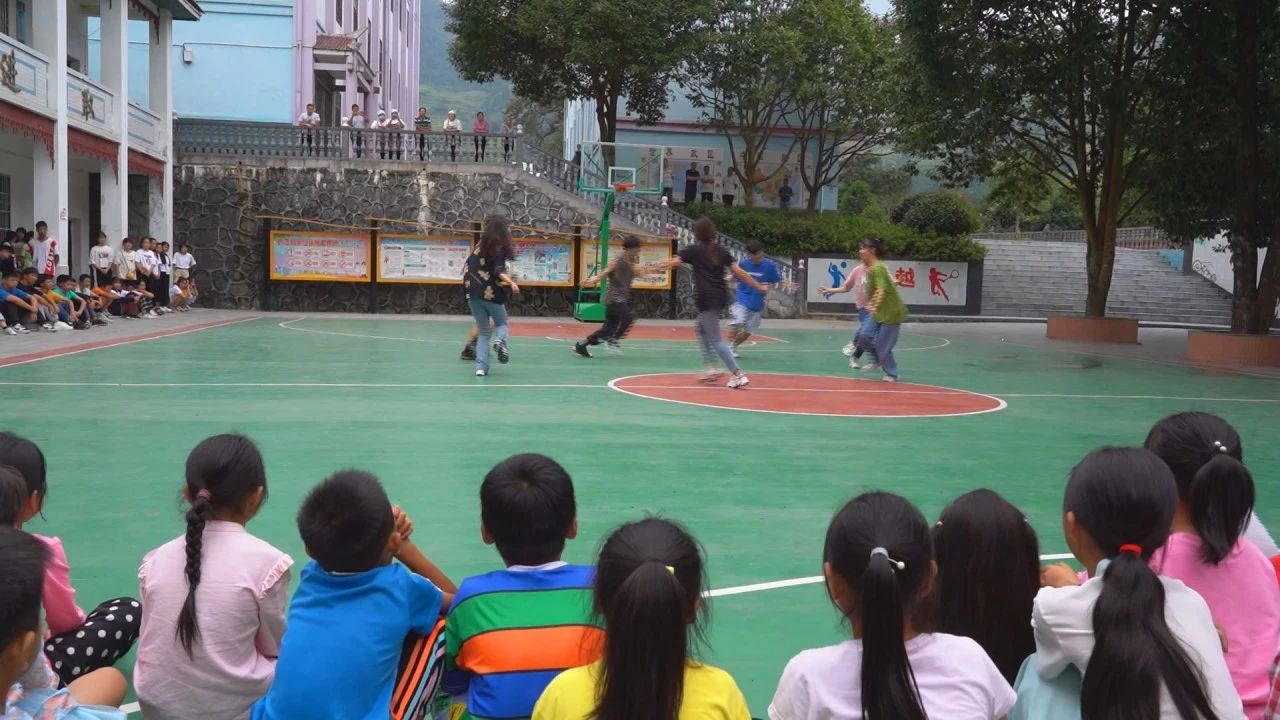 中央民族大学学生到蒿吉坪瑶族乡开展暑期支教活动