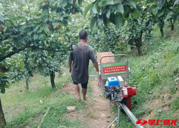 中方县：单轨运输车助果农“轻松”奔小康
