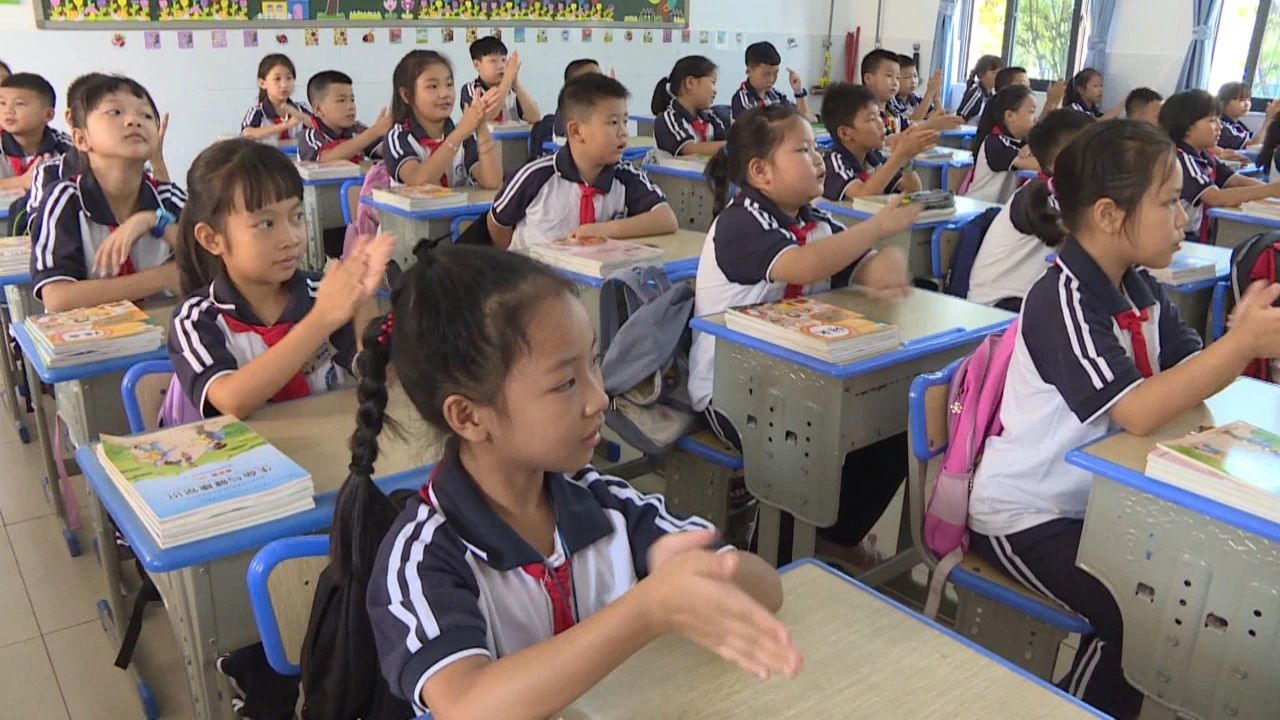 中方：疫情防控知识纳入开学第一课