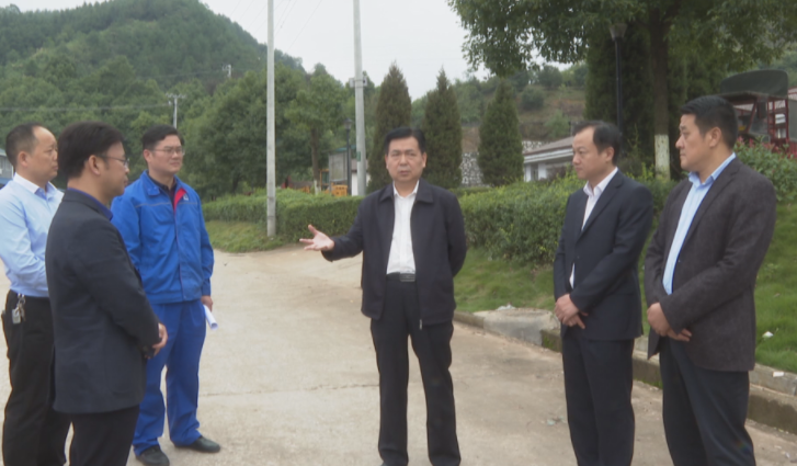 熊安台到中石化中方油库检查安全生产工作