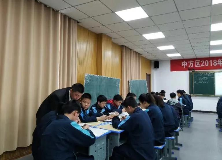 “烛光颂”|甘当园丁二十载 无怨无悔做人梯——记2020年怀化市名师 县中兴学校 谢长元