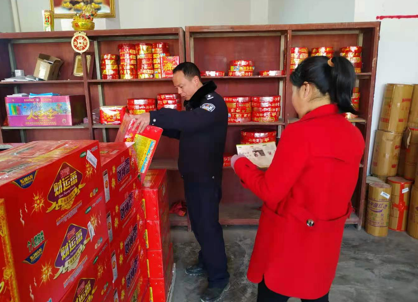 新建镇：开展烟花炮竹专项整治行动
