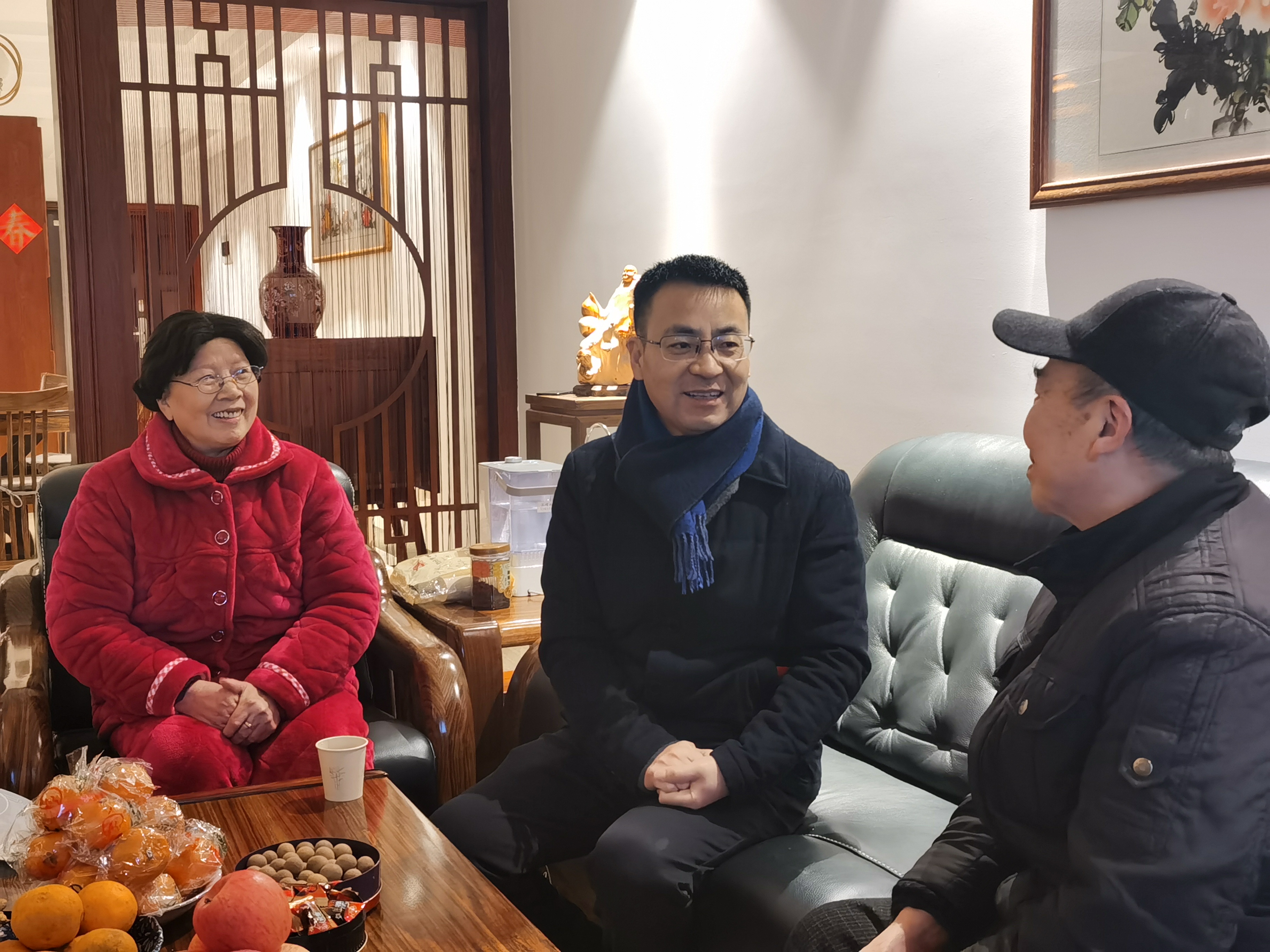 张家铣走访慰问离退休老干部
