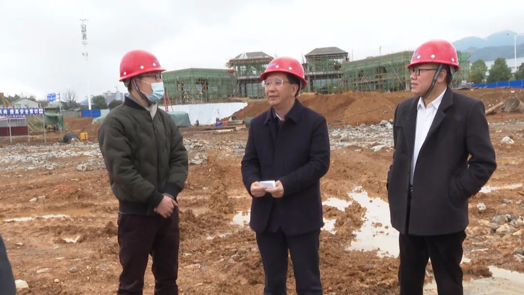 姜耀文现场调度房地产项目时强调：大力提升城市品质 构筑生态宜居家园