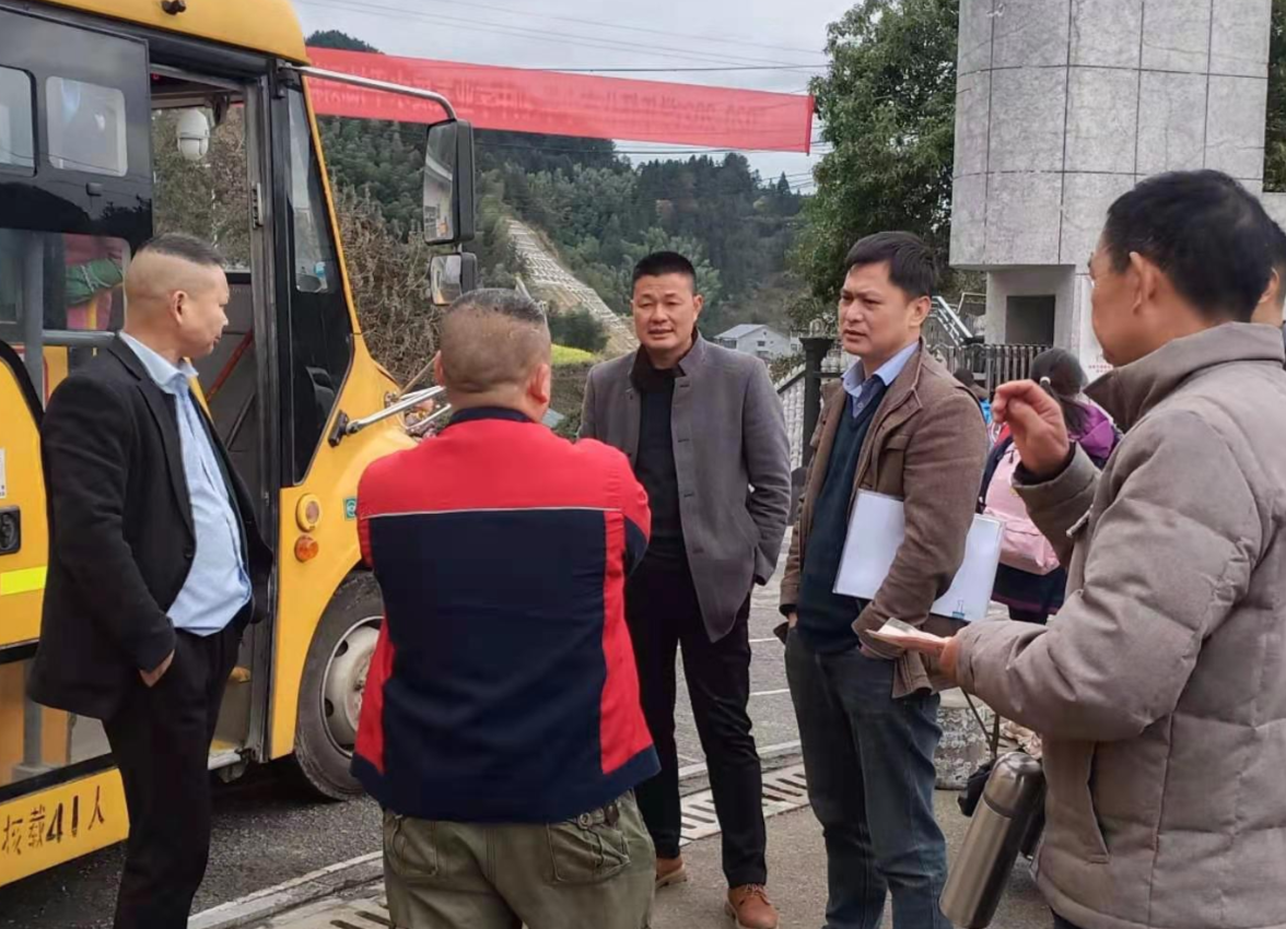 新路河镇组织开展开学前校园安全专项检查