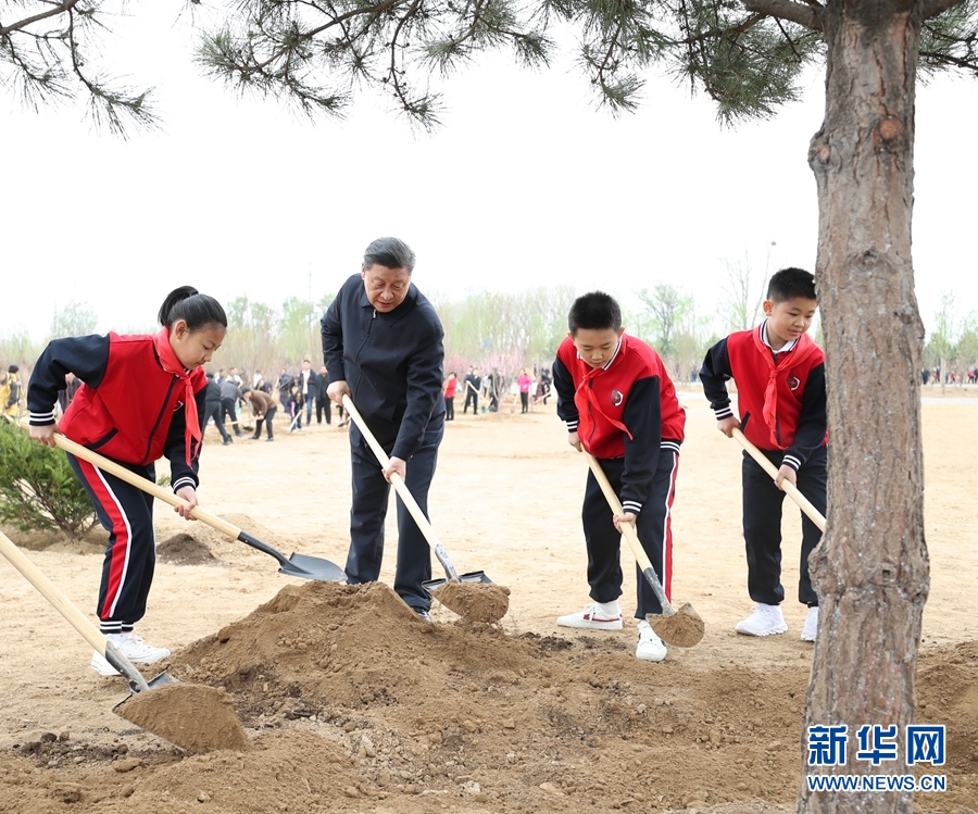 习近平在参加首都义务植树活动时强调 倡导人人爱绿植绿护绿的文明风尚 共同建设人与自然和谐共生的美丽家园 李克强栗战书汪洋王沪宁赵乐际韩正王岐山参加