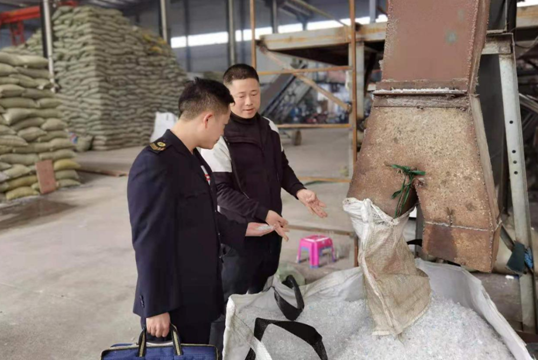 县卫健局开展职业健康保护行动