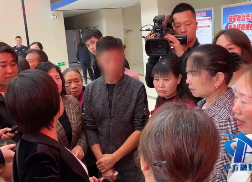 走失32年 他终圆回家梦