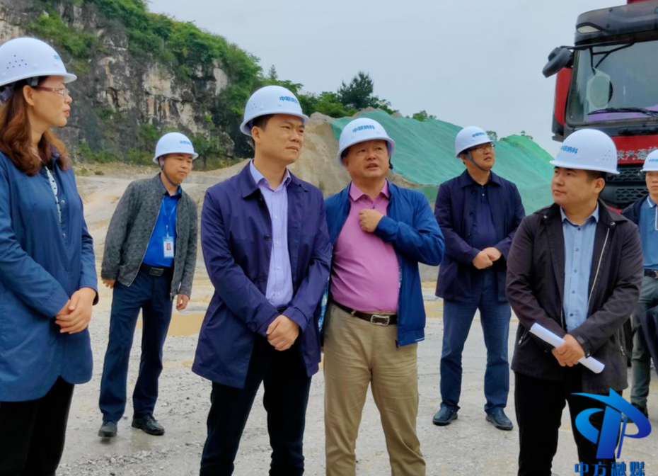 胡杰到县工业集中区、泸阳镇开展调研
