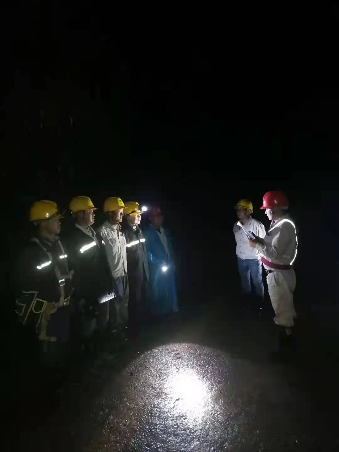 国网中方县供电公司：鏖战风雨夜 全力保供电