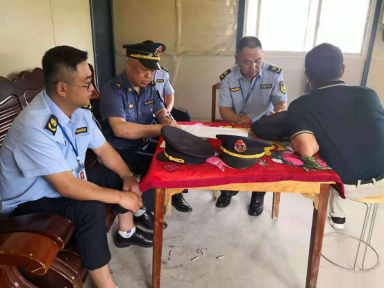 县交通运输综合行政执法大队：倾听百姓呼声，严格执法护路