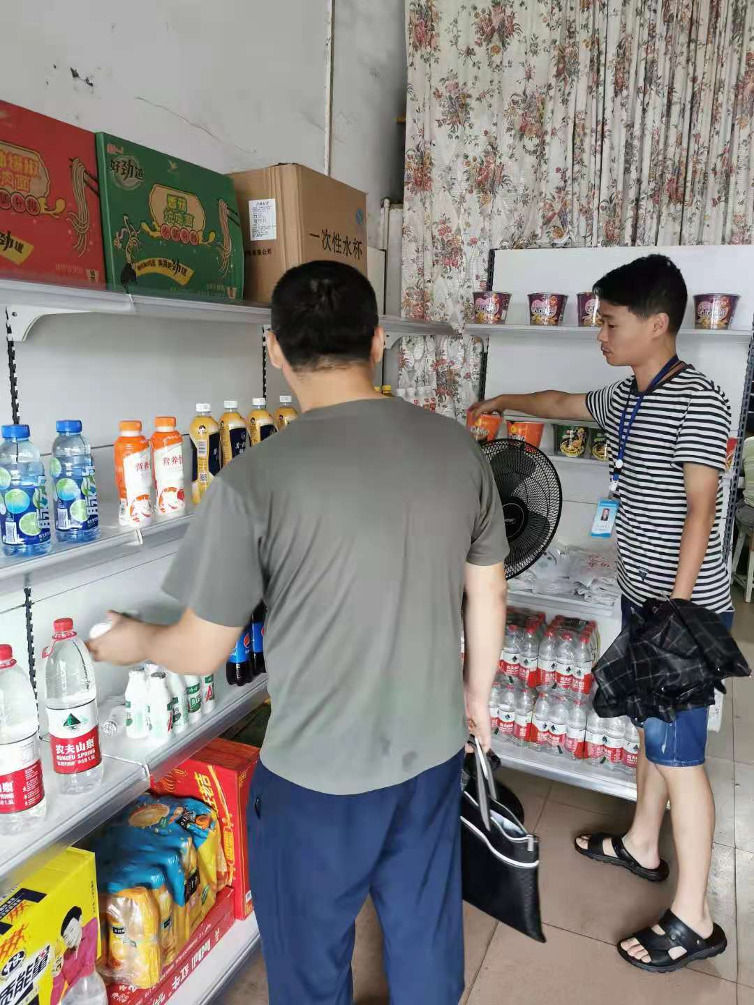 新建镇开展食品隐患排查，做好汛期食品安全监管工作