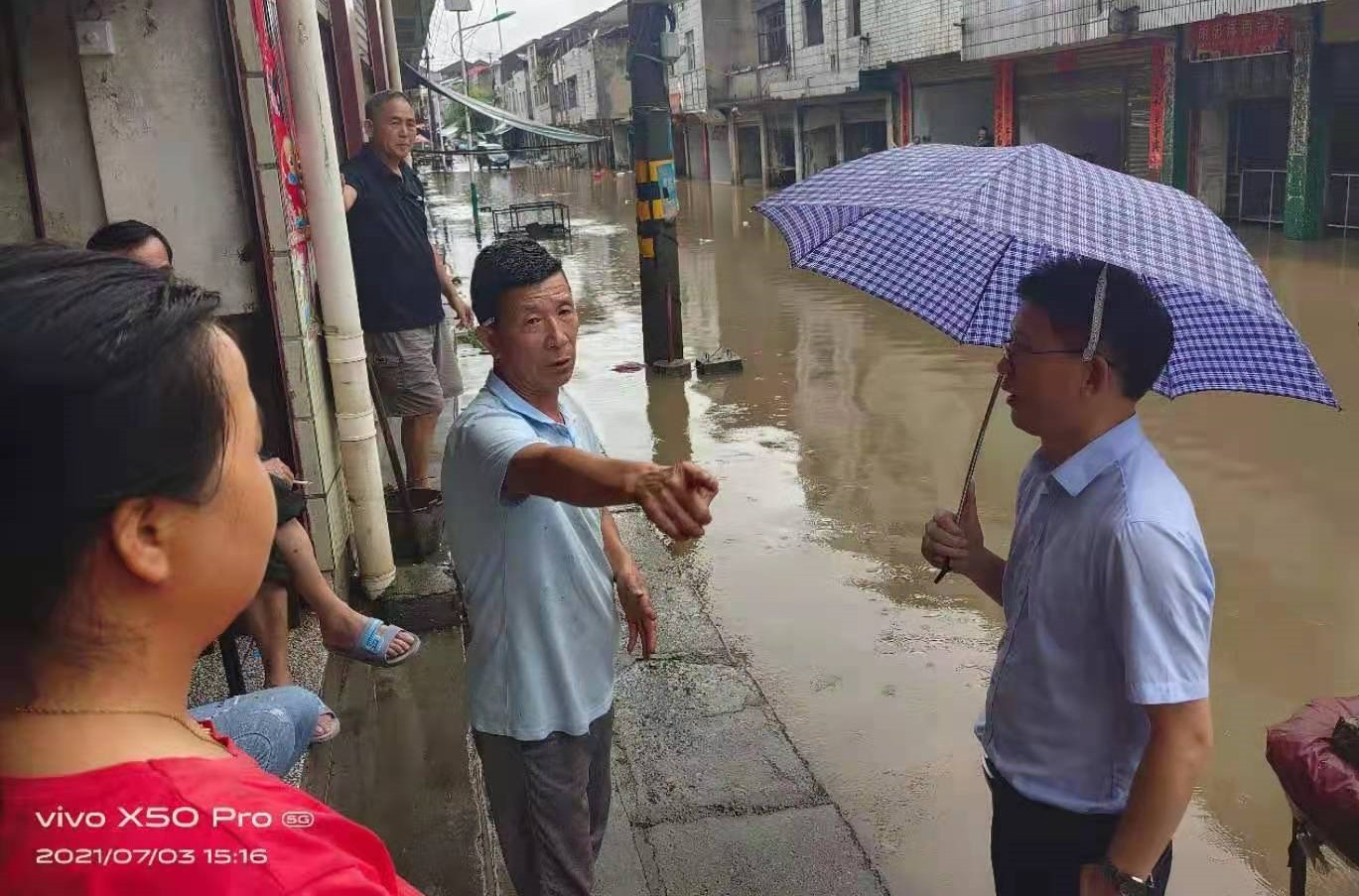 铜湾镇：党暖人心  彰显党员干部“勇”与“担”