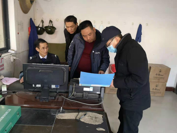 中方：把货车超限超载等交通安全隐患控制在源头