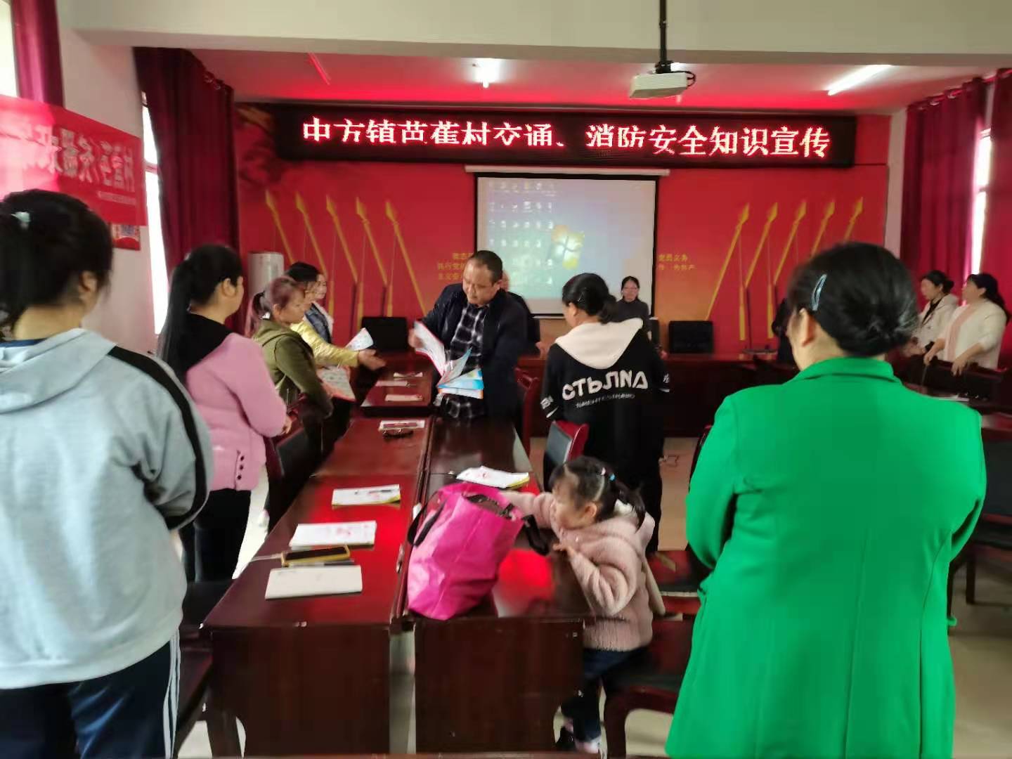 中方镇：交通、消防安全知识宣传进乡村