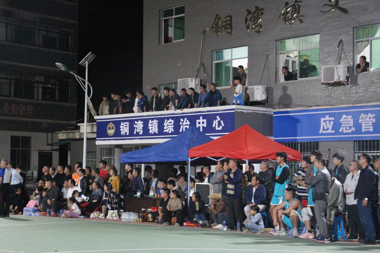 中方县铜湾镇第二届铜“BA”篮球比赛火热进行中