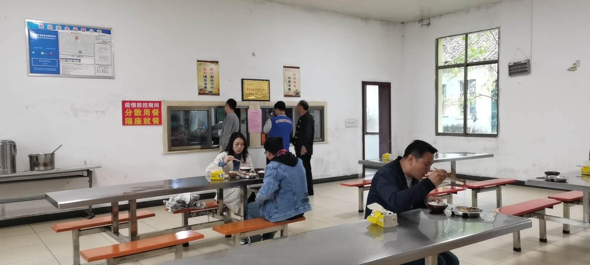 【厉行节约   反对浪费】县委、县政府大院食堂当好“光盘”表率  反对餐饮浪费