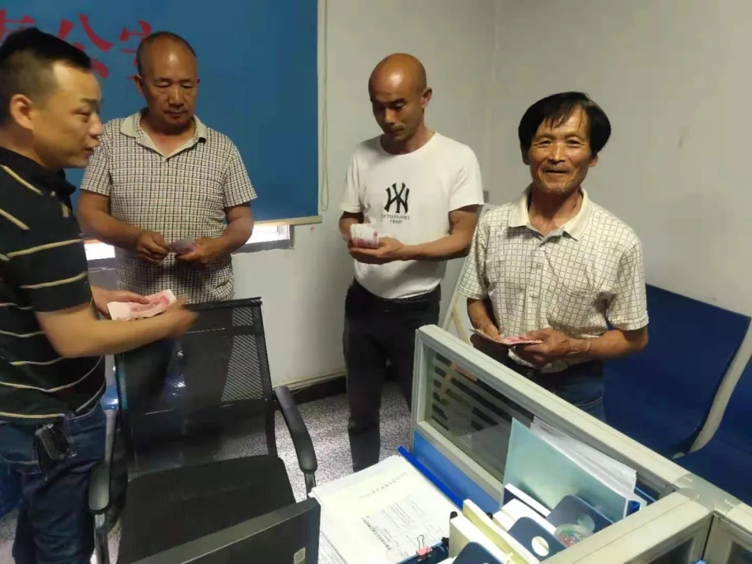 汉寿：民工工资无着落   公安民警来讨薪