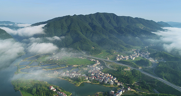 邵阳绥宁航拍青山绿水绿色撩人