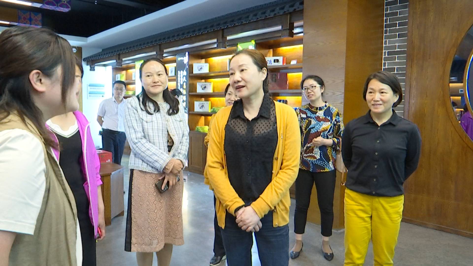 省妇联主席姜欣调研我县企业复工复产及巾帼电商平台建设情况
