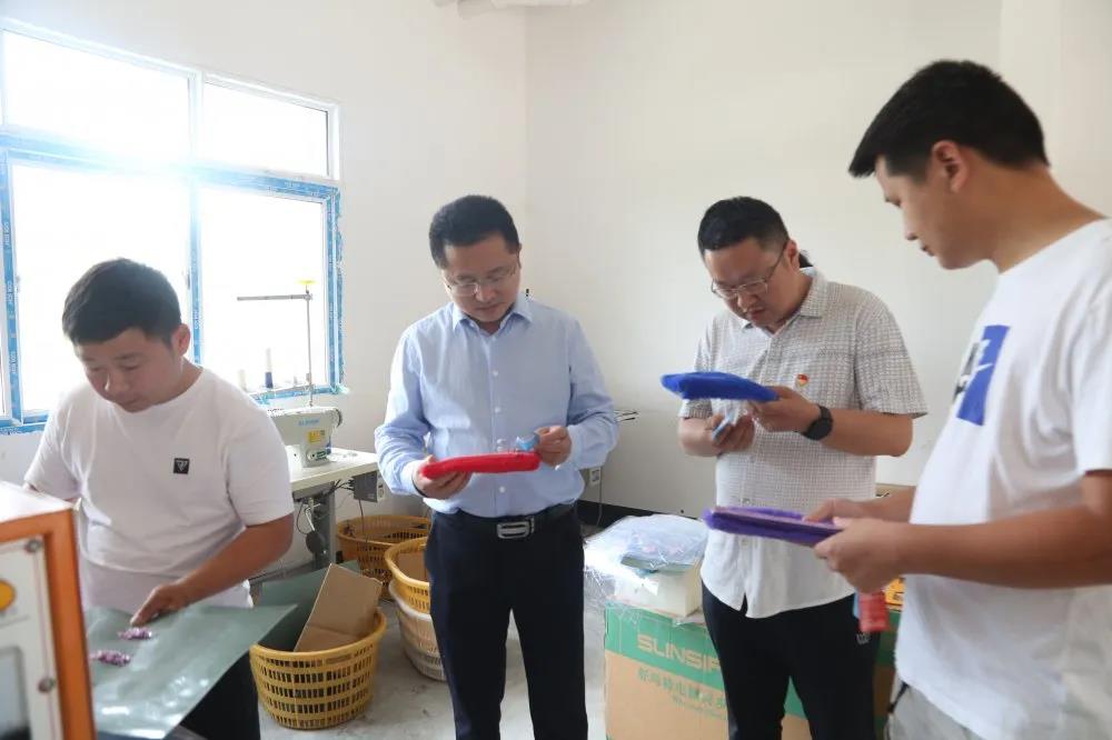赵云海：发展产业就业 实现贫困群众稳定脱贫
