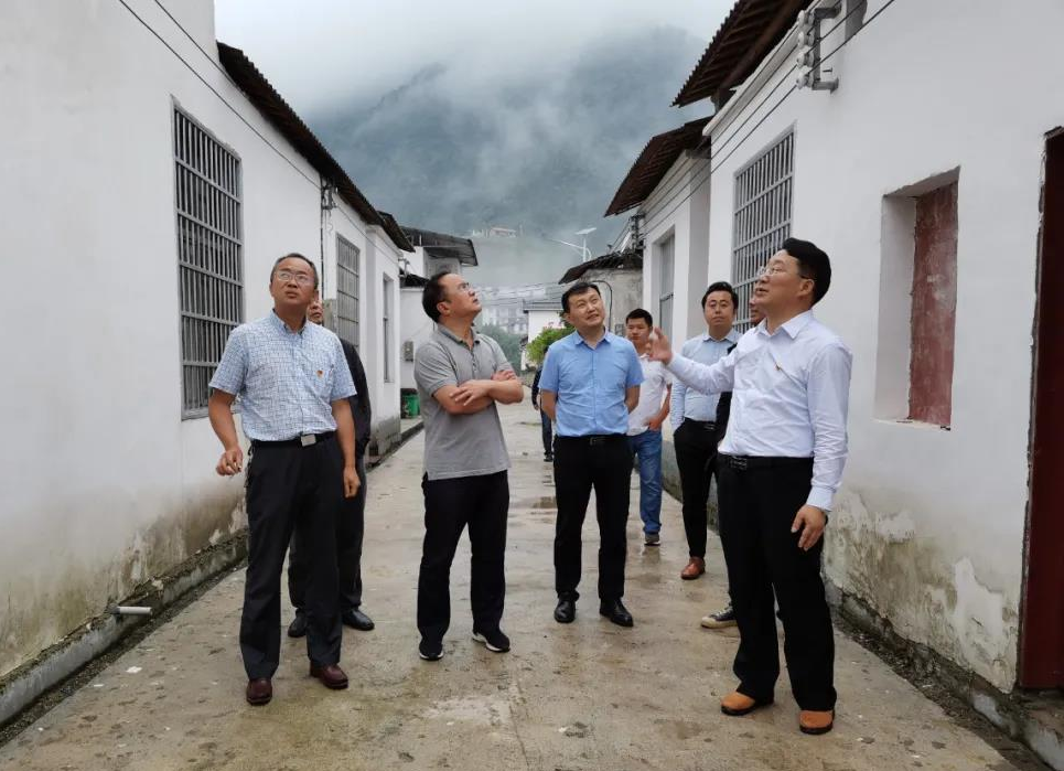 省发改委督导我县易地扶贫搬迁工作